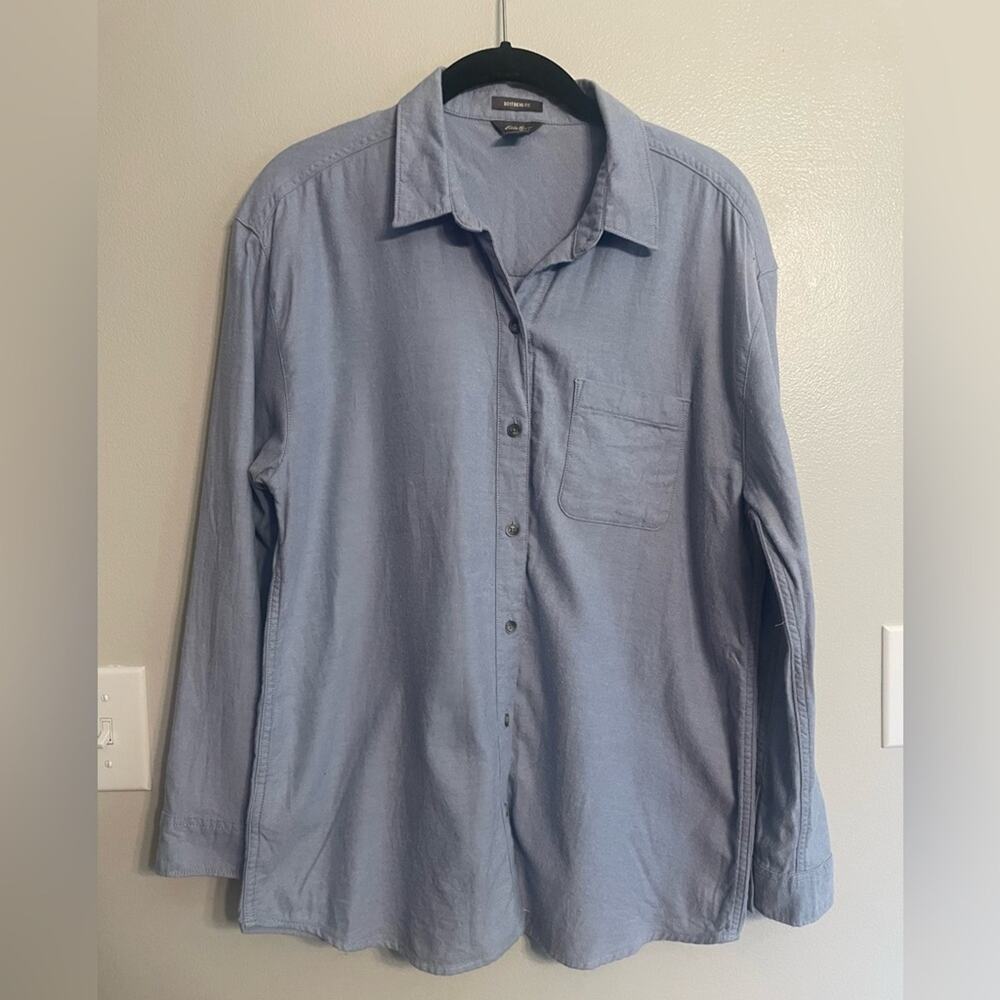 Eddie Bauer boyfriend fit women’s medium blue button down dress casual shirt top